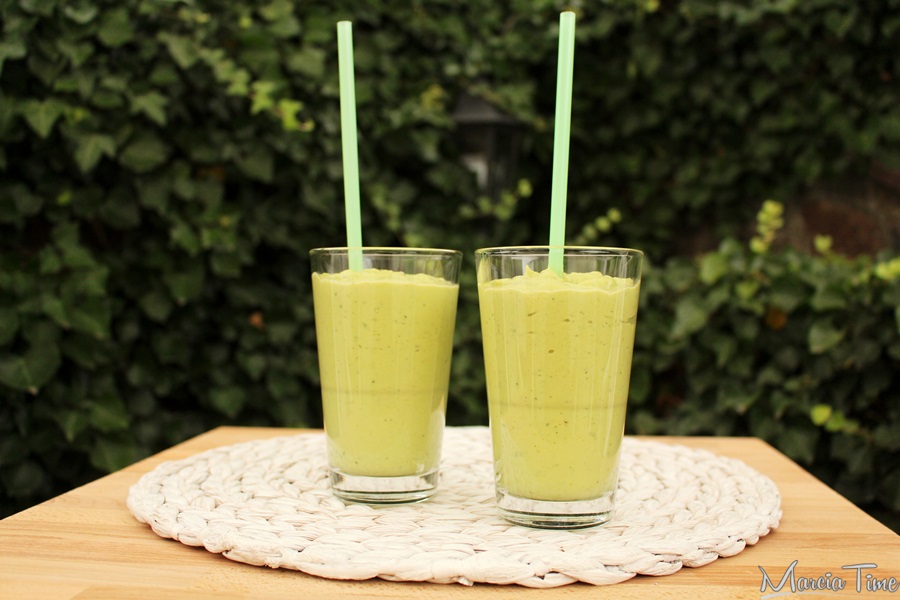 Delikatny koktajl z awokado