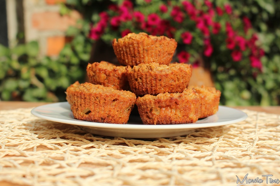Owsiane muffinki z jabłkiem i cynamonem