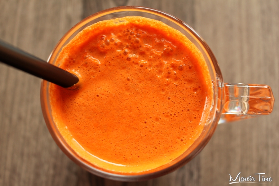 Sok z marchwi i jabłka