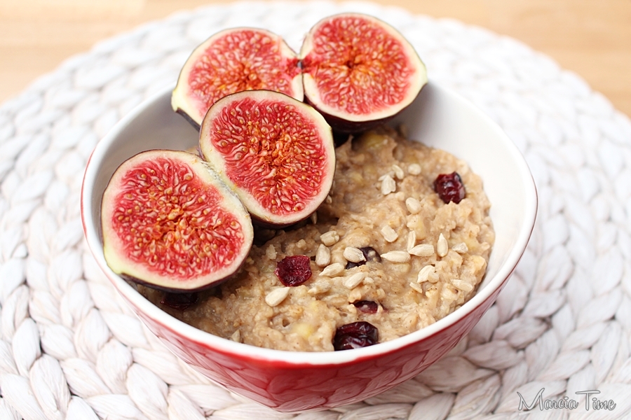 Owsianka z bananem i figą – przepis na śniadanie