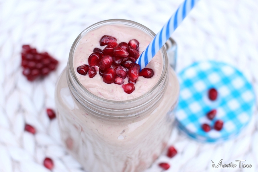 Koktajl z awokado i granatem