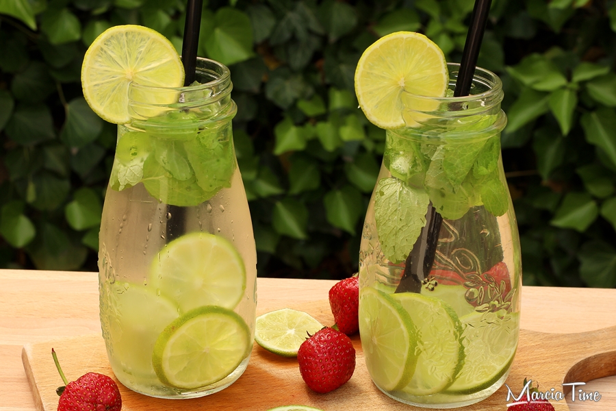 Domowa woda smakowa z limonką i miętą