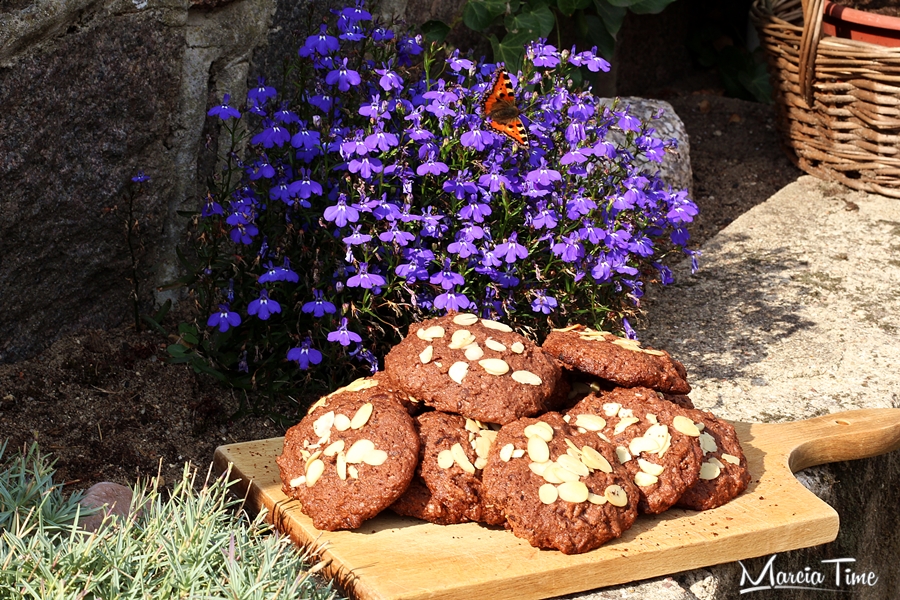 Ciastka czekoladowe z migdałami