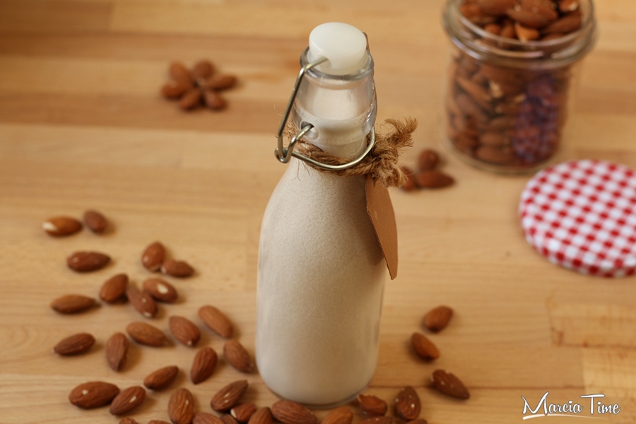 Jak zrobić mleko migdałowe?