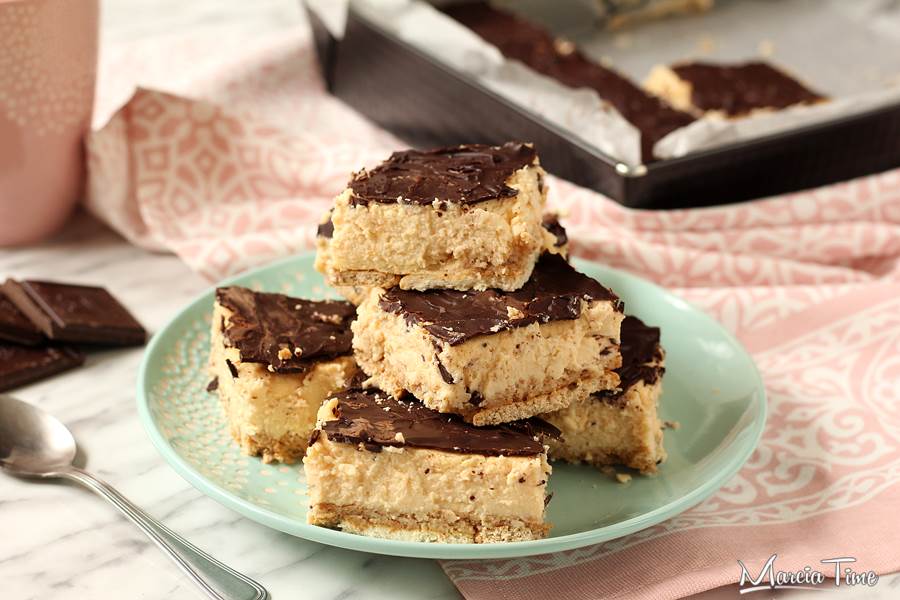 Sernik gotowany z polewą czekoladową