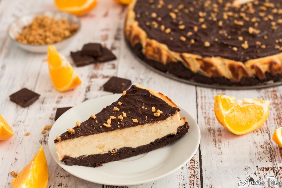 Sernik pomarańczowy z polewą czekoladową